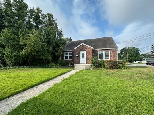 Exterior, Facade, Brick Facade, Cape Cod