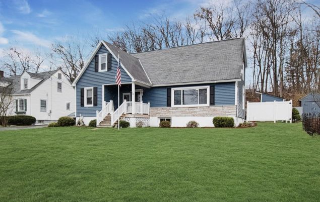 Backyard, Exterior, Facade, Cape Cod