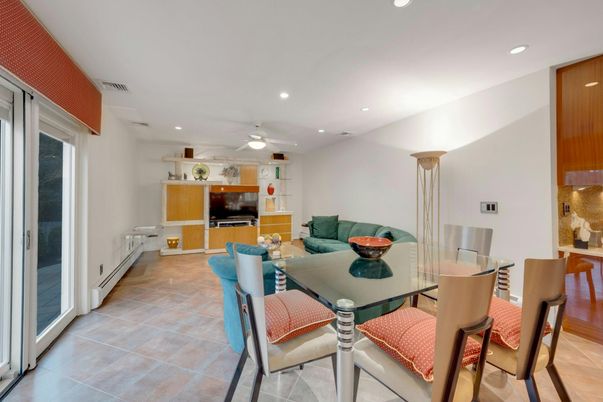 Dining room, Interior, Recessed Lighting