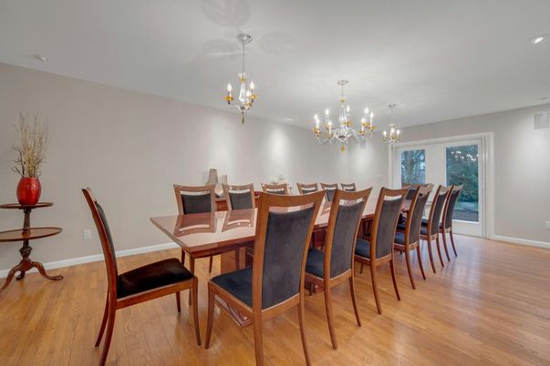 Chandelier, Dining room, Interior, Pendant Lights, Recessed Lighting, Wood Texture Flooring