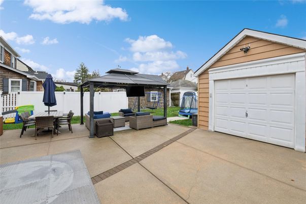 Detached Garage, Exterior