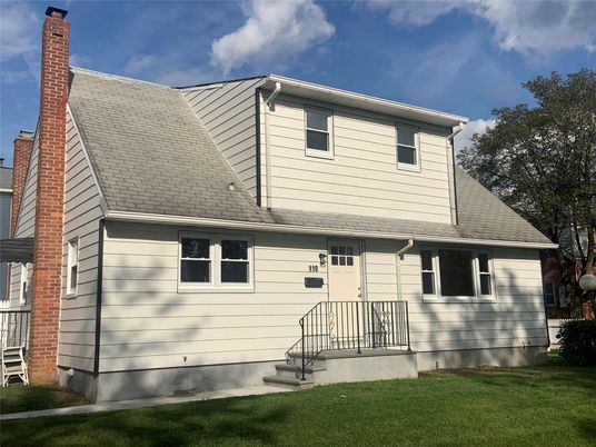 Exterior, Facade, Cape Cod