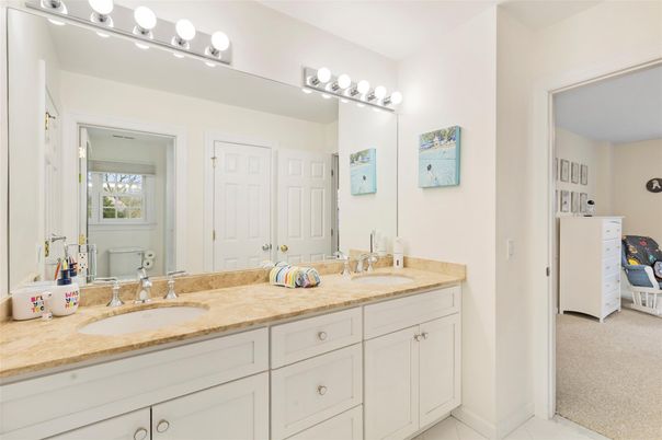 Bathroom, Dual Sink Vanities, Interior