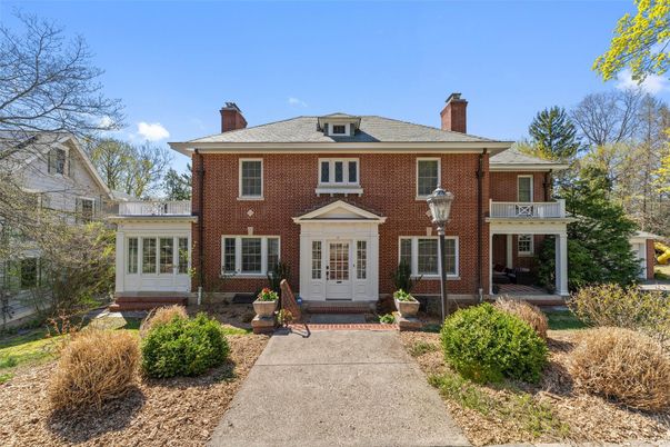Exterior, Facade, Brick Facade, Georgian
