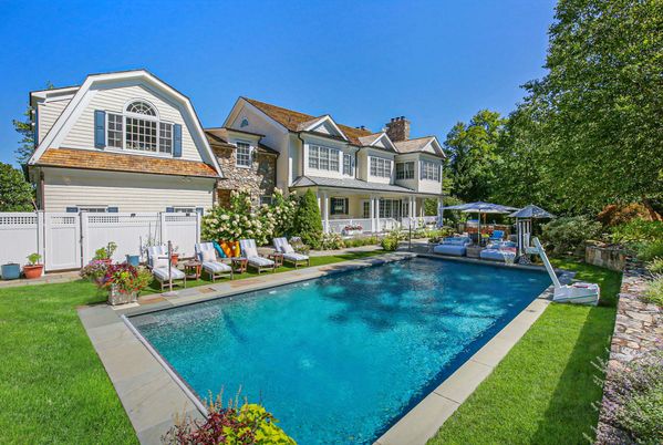 Exterior, Playground, Pool