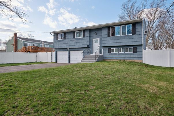 Attached, Exterior, Facade, Raised Ranch