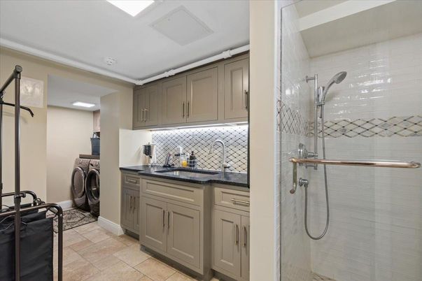 Bathroom, Interior, Recessed Lighting, Washer