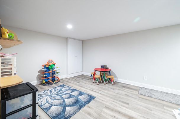 Interior, Recessed Lighting, Wood Texture Flooring