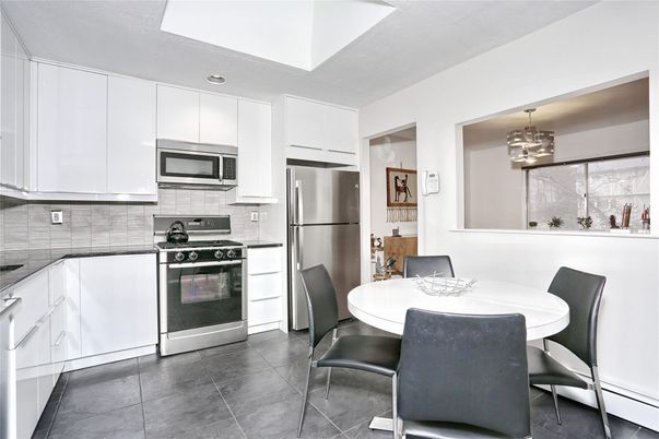 Dining room, Interior, Kitchen, Stainless Steel Appliances