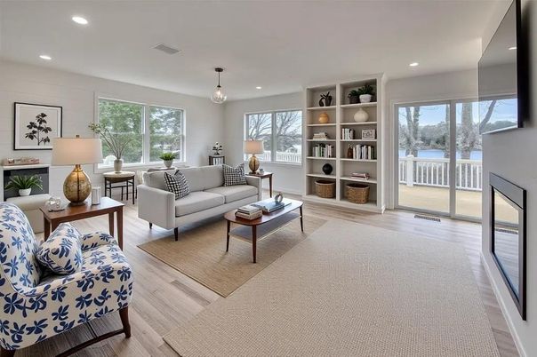 Interior, Living room, Pendant Lights, Recessed Lighting, Wood Texture Flooring