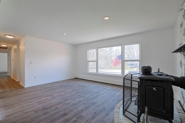 Interior, Recessed Lighting, Wood Texture Flooring