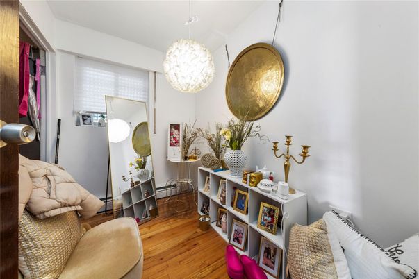 Interior, Pendant Lights, Wood Texture Flooring
