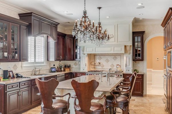 Chandelier, Dining room, Interior, Kitchen, Recessed Lighting, Stainless Steel Appliances
