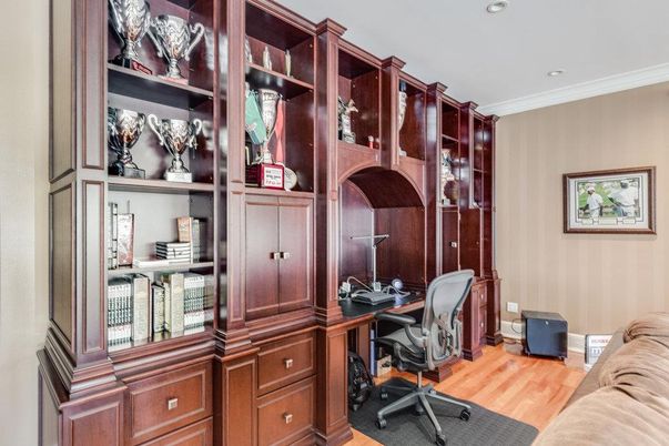 Home Office, Interior, Recessed Lighting, Wood Texture Flooring