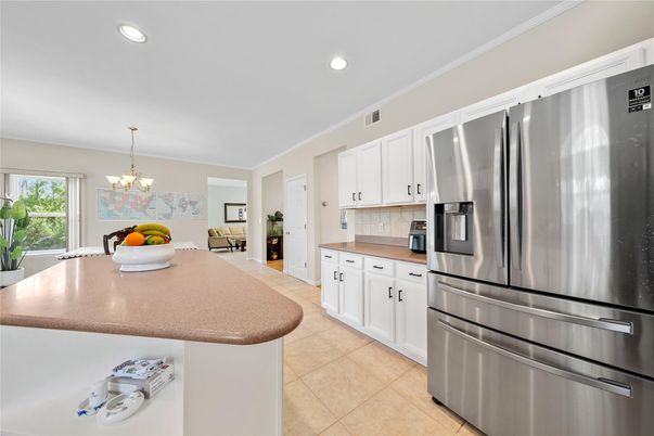 Chandelier, Interior, Kitchen, Recessed Lighting, Stainless Steel Appliances