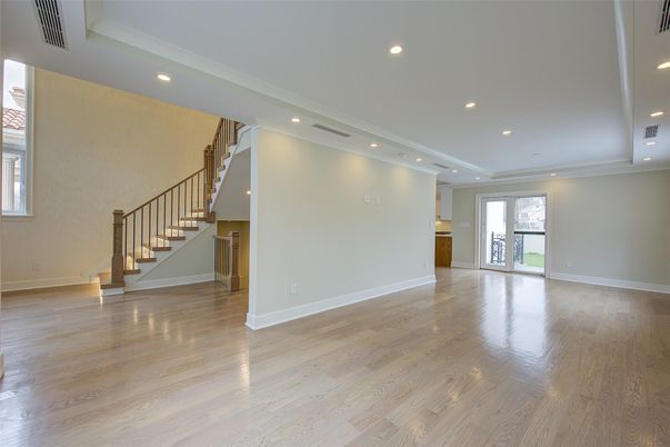 Empty room, Interior, Recessed Lighting, Wood Texture Flooring