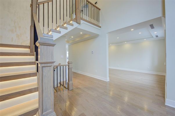 Interior, Recessed Lighting, Wood Texture Flooring