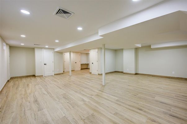 Empty room, Interior, Recessed Lighting, Wood Texture Flooring