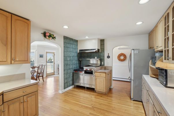 Dining room, Interior, Kitchen, Recessed Lighting, Stainless Steel Appliances, Wood Texture Flooring
