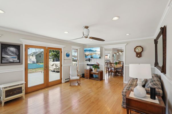 Dining room, Interior, Recessed Lighting, Wood Texture Flooring