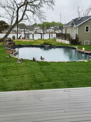 Exterior, Lake