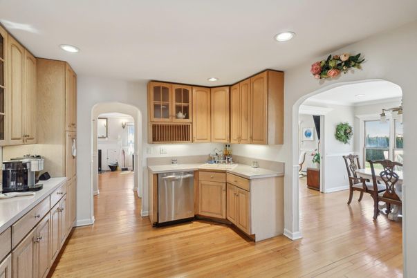 Dining room, Interior, Kitchen, Recessed Lighting, Stainless Steel Appliances, Wood Texture Flooring