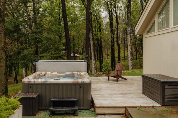 Exterior, Hot Tub