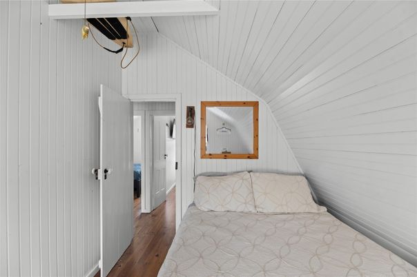 Bedroom, Interior, Pendant Lights, Wood Texture Flooring
