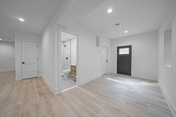 Bathroom, Interior, Recessed Lighting, Wood Texture Flooring