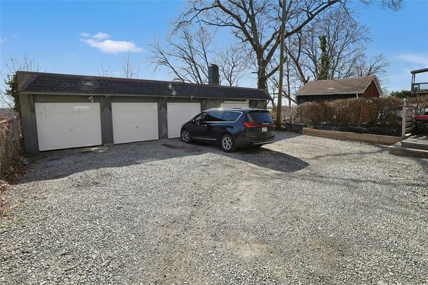Detached Garage, Exterior