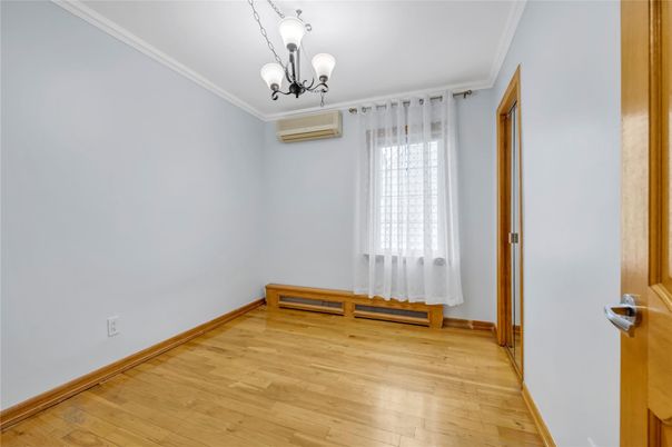 Chandelier, Empty room, Interior, Wood Texture Flooring