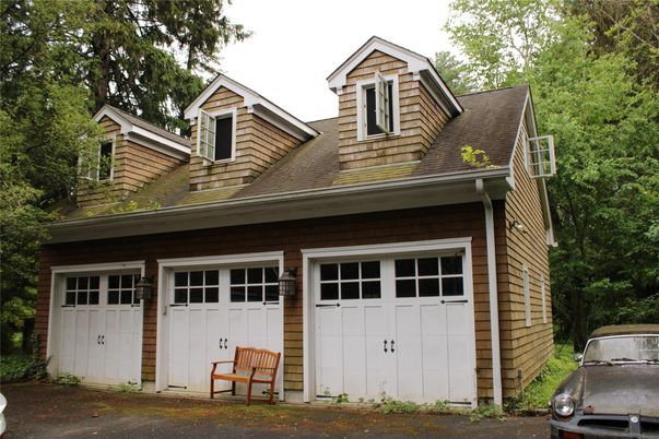 Attached, Exterior, Facade, Cape Cod