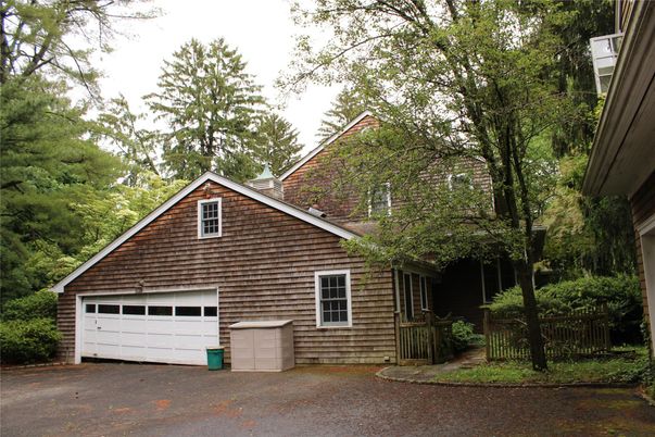 Detached Garage, Exterior