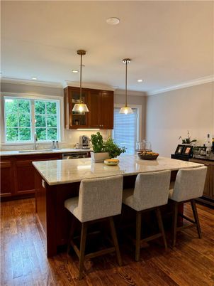Dining room, Interior, Kitchen, Pendant Lights, Recessed Lighting, Wood Texture Flooring
