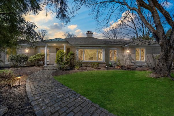 Backyard, Exterior, Facade, Brick Facade, Ranch