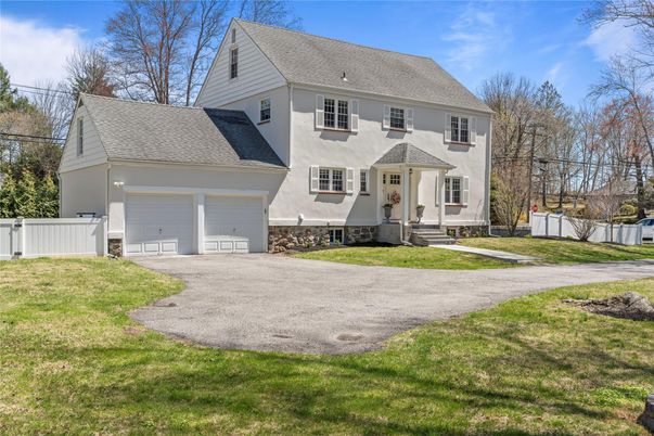 Attached, Exterior, Facade, Farmhouse