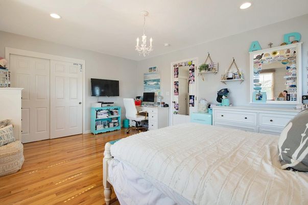Bedroom, Home Office, Interior, Pendant Lights, Recessed Lighting, Wood Texture Flooring