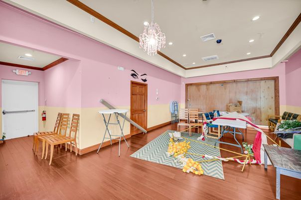 Interior, Pendant Lights, Recessed Lighting, Wood Texture Flooring