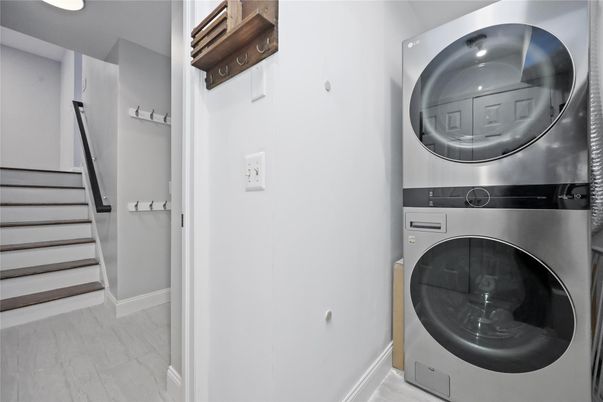 Interior, Utility Closets, Washer, Wood Texture Flooring