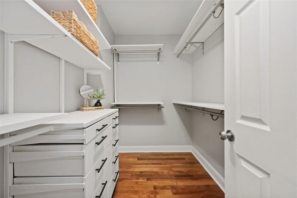 Interior, Walk-in Closets, Wood Texture Flooring