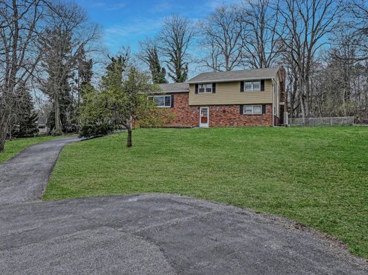 Exterior, Facade, Brick Facade, Raised Ranch