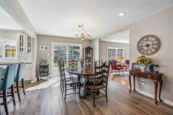 Chandelier, Dining room, Interior, Living room, Recessed Lighting, Wood Texture Flooring