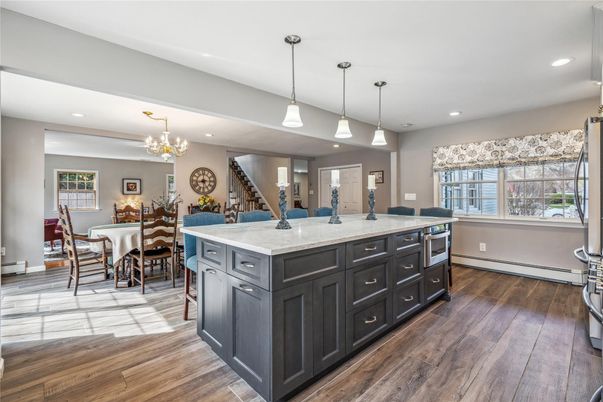 Chandelier, Dining room, Interior, Kitchen, Pendant Lights, Recessed Lighting, Wood Texture Flooring