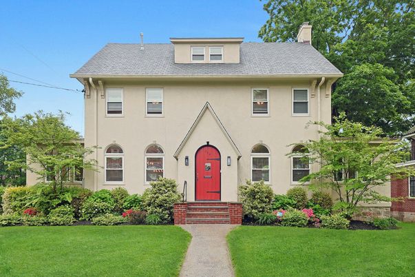 Exterior, Facade, French Provincial