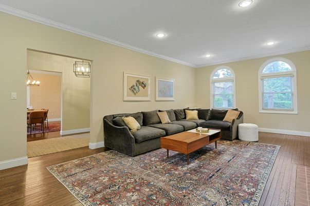 Chandelier, Dining room, Interior, Living room, Recessed Lighting, Wood Texture Flooring
