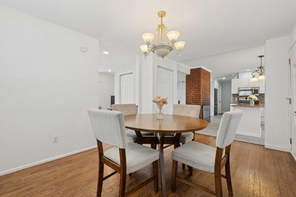 Chandelier, Dining room, Interior, Kitchen, Pendant Lights, Recessed Lighting, Wood Texture Flooring