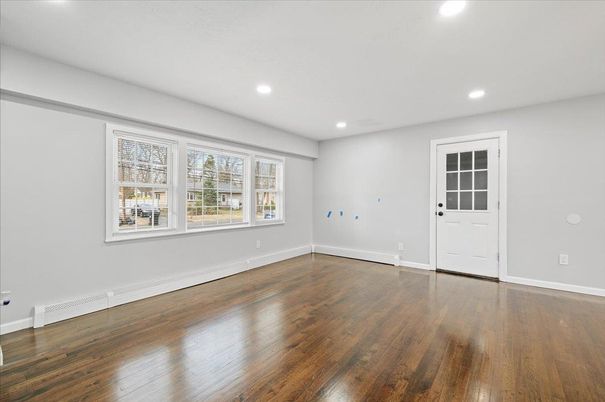 Empty room, Interior, Recessed Lighting, Wood Texture Flooring
