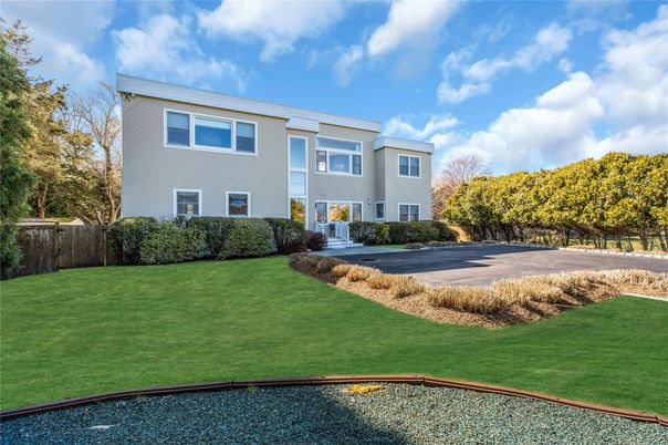 Backyard, Exterior, Facade, Raised Ranch