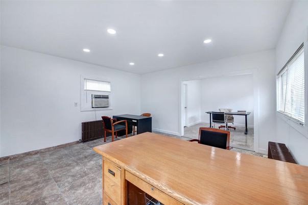 Dining room, Interior, Recessed Lighting