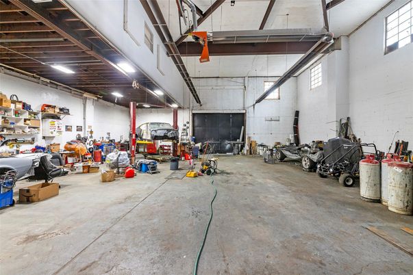Garage, Interior